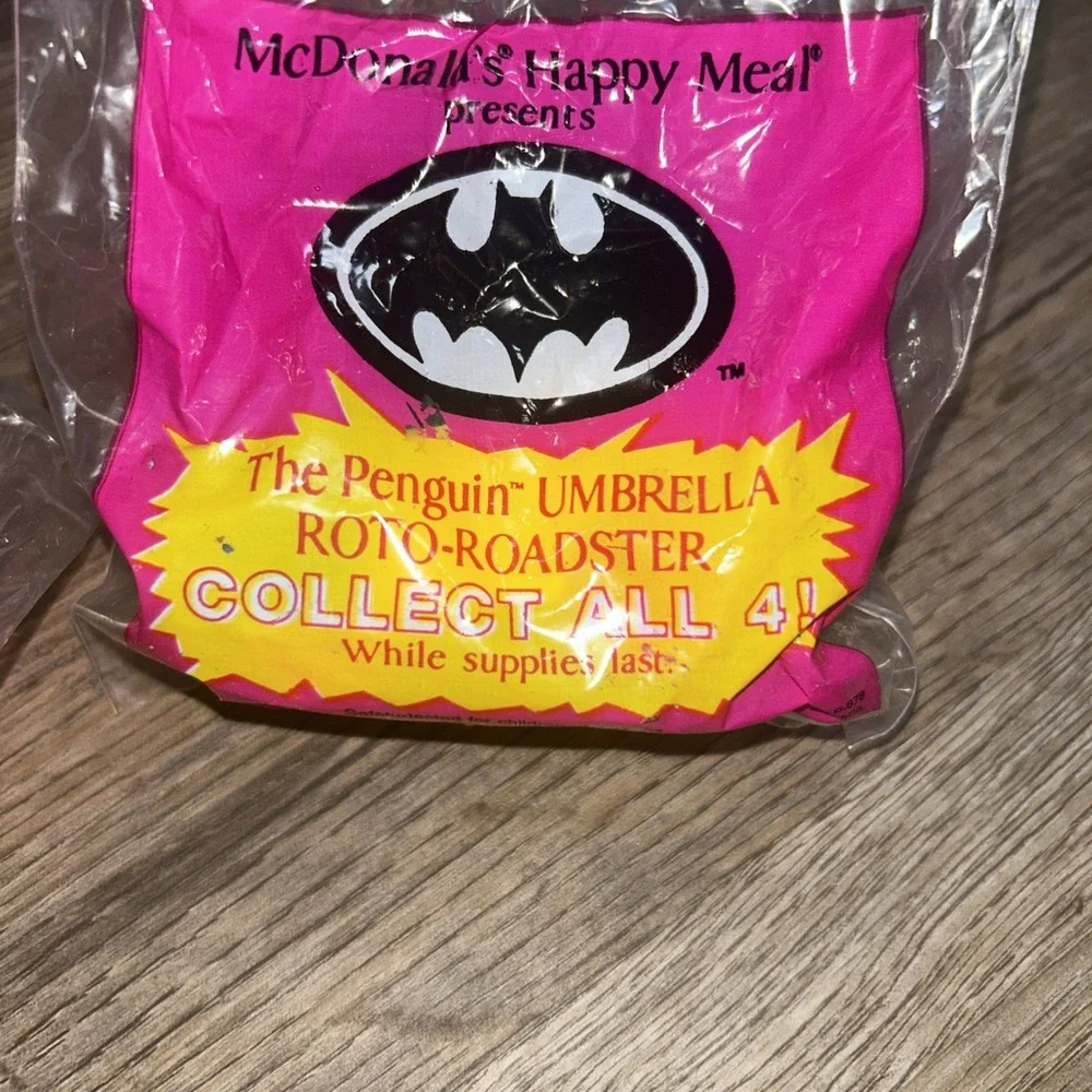 LOT OF 3 1991 McDonald Batman Returns PENGUIN UMBRELLA ROTO ROADSTER Happy Meal‎